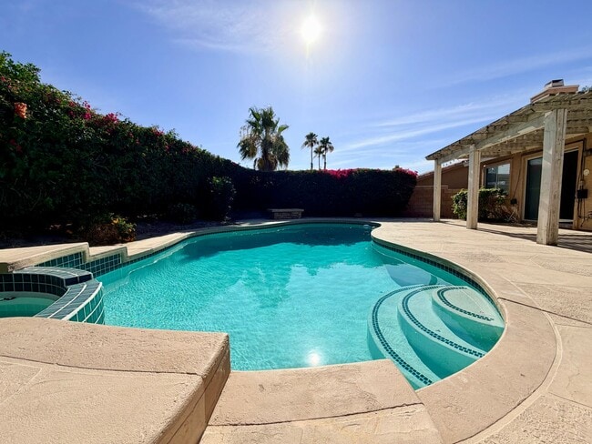 Building Photo - COMING SOON! LOVELY 3 Bedroom + Den/ 2 Bath POOL Home In N. La Quinta!