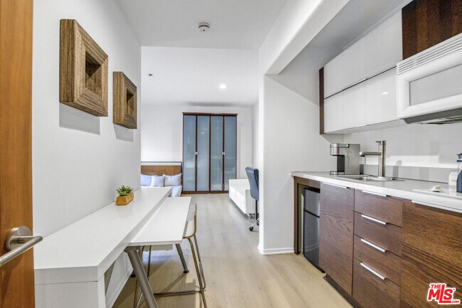 Photo - 1929 N Curson Ave