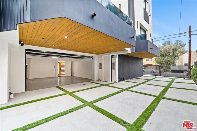 Photo - 7309 N Eaton St