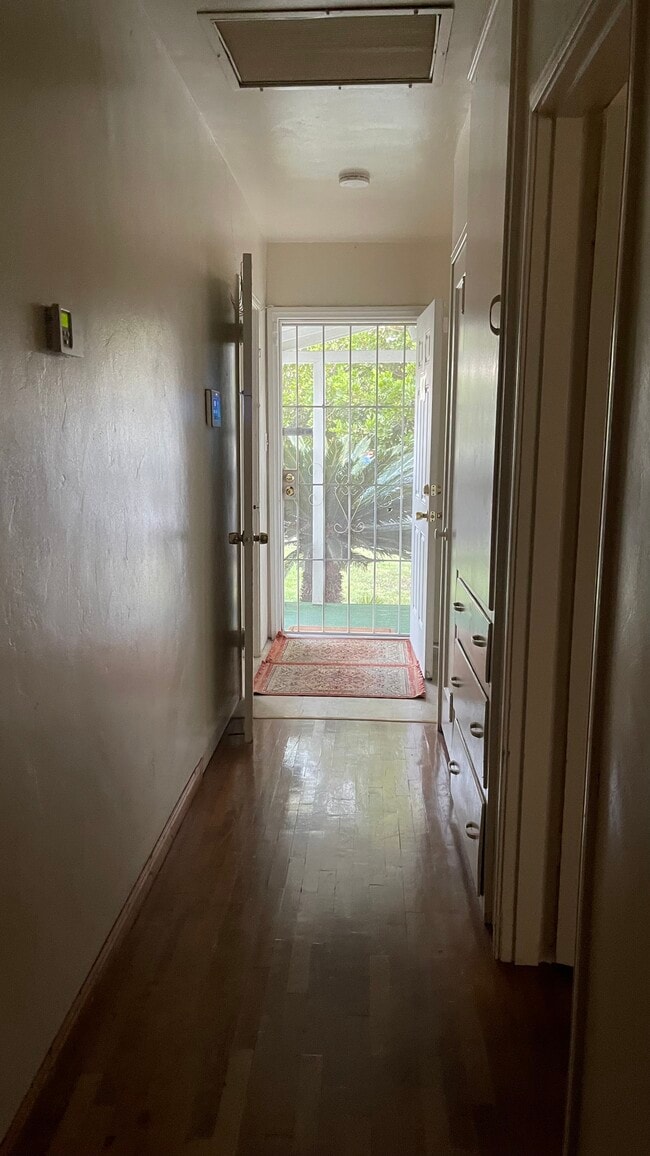 Photo - 5214 Golden Ave Unit B