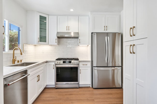 Photo - 1039 W Roses Rd