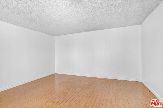 Photo - 817 N Hudson Ave Unit 2