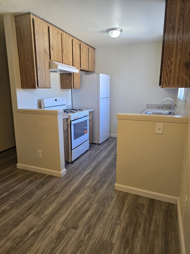 Building Photo - 5906 Challen Ave Unit 12