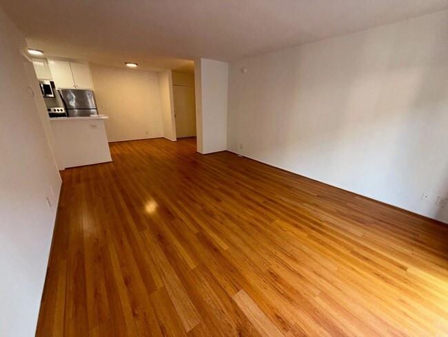 Photo - 10760 Rose Ave Unit 218