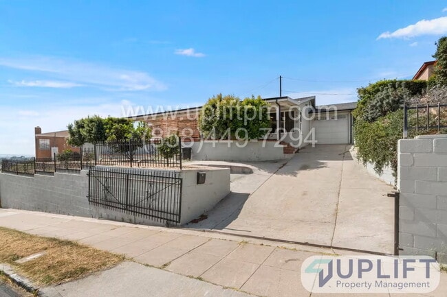 Photo - 5520 Olvera Ave
