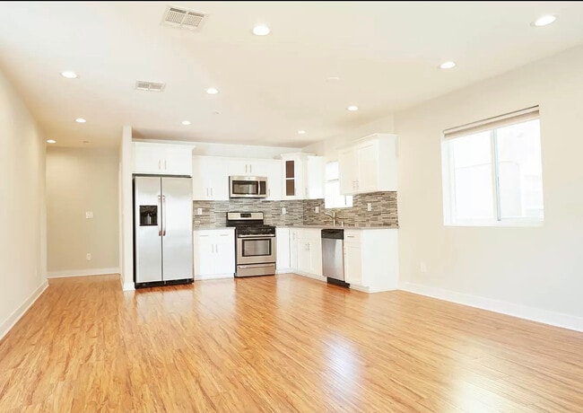 Photo - 4838 W 18th St