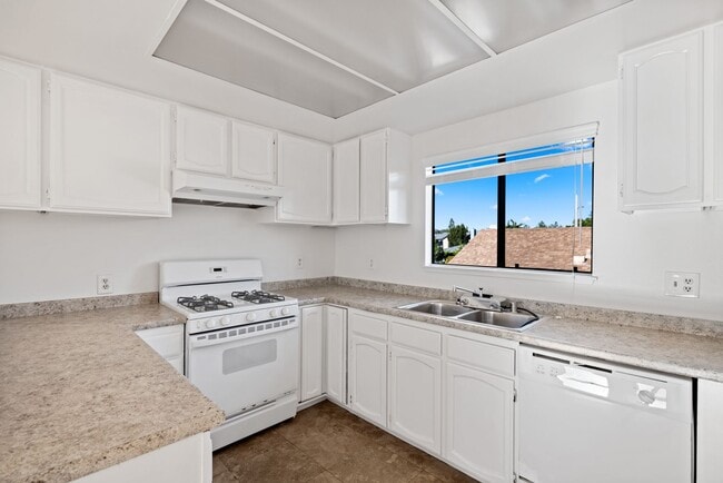 Photo - 231 Cabrillo St Unit 231 Cabrillo- B