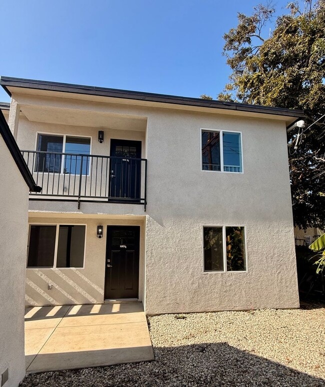 Building Photo - 2922 8th Ave Unit 2924 1/2 8th Ave