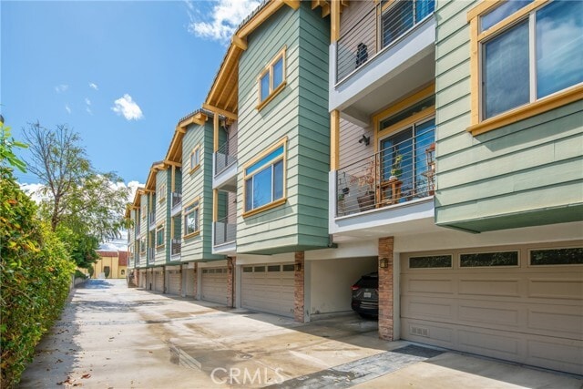 Building Photo - 825 W Duarte Rd Unit C