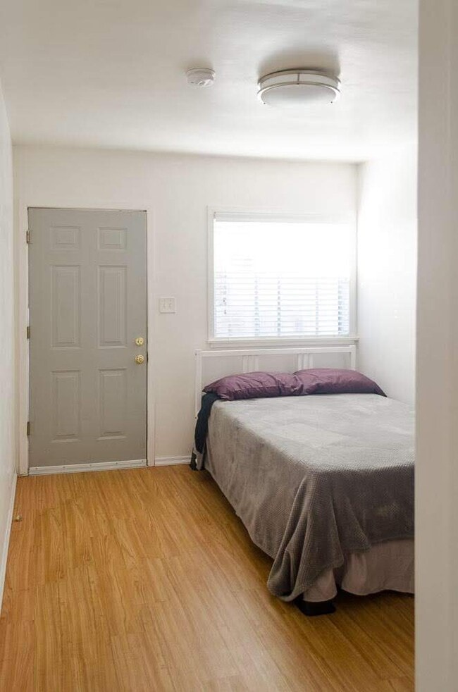 Photo - 4417 S Centinela Ave