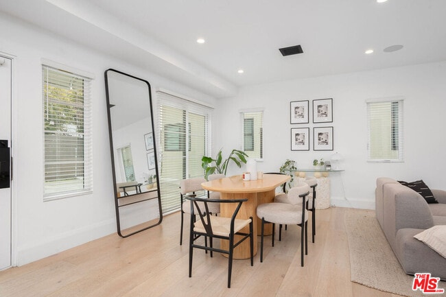 Photo - 107 Flores St Unit 1/4