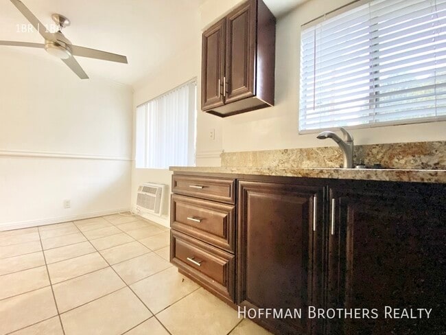 Photo - 10839 Morrison St Unit 3