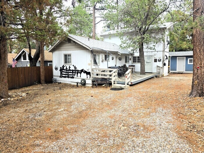 Photo - Modern 2 Bedroom 2 Bath Home with Fenced Yard