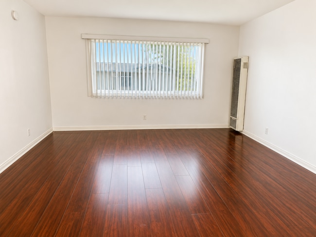 Photo - 1740 N Kingsley Dr Unit 18