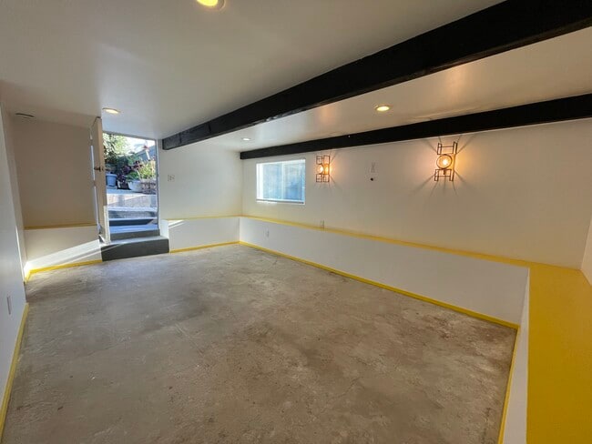 Photo - 1141 N Virgil Ave Unit B