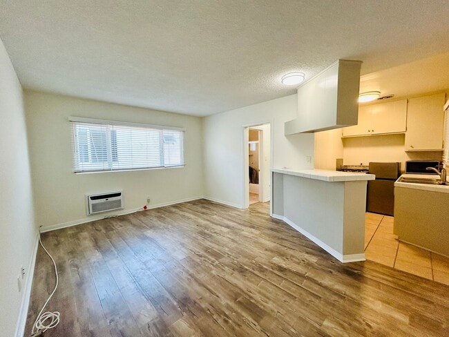 ven108 - ven108 Apartment Unit 14