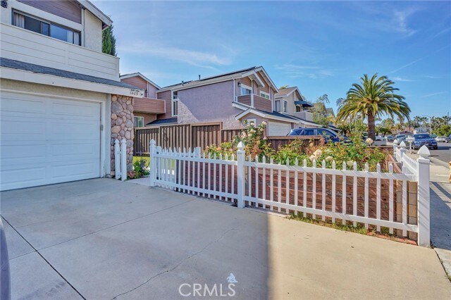 Photo - 1409 Lakeside Ln