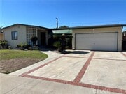 Photo - 831 Carob St House