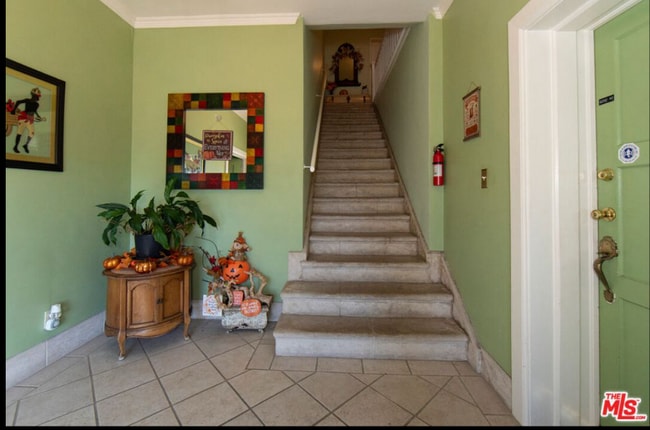 Photo - 6250 S Van Ness Ave Unit #1