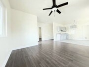 Photo - 1368 E Vernon Ave