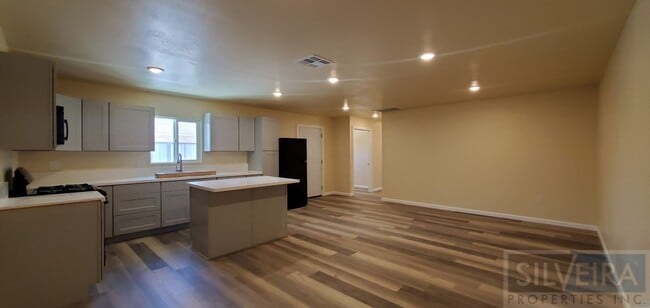 Photo - 1390 Yale Pl Unit 1390-A