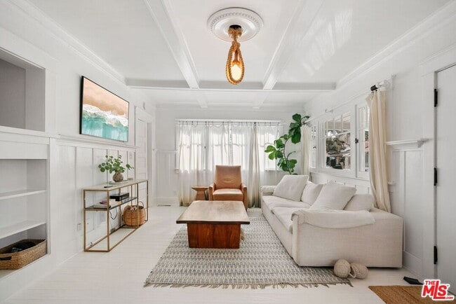 Photo - 156 Fraser Ave