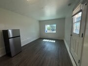 Photo - 4006-4008 DELTA STREET Unit 4008