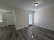 Photo - 204 W Walnut Ave