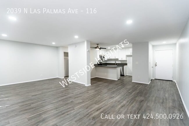 Building Photo - 2039 N Las Palmas Ave Unit 116