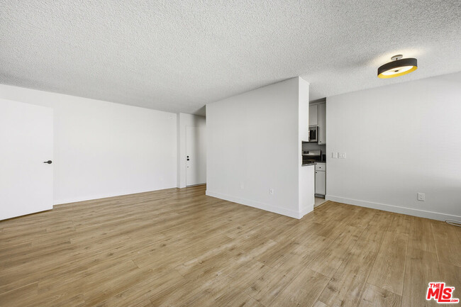 Photo - 1352 S Carmelina Ave Unit 311