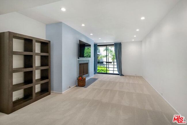 Photo - 2920 Neilson Wy Unit 306