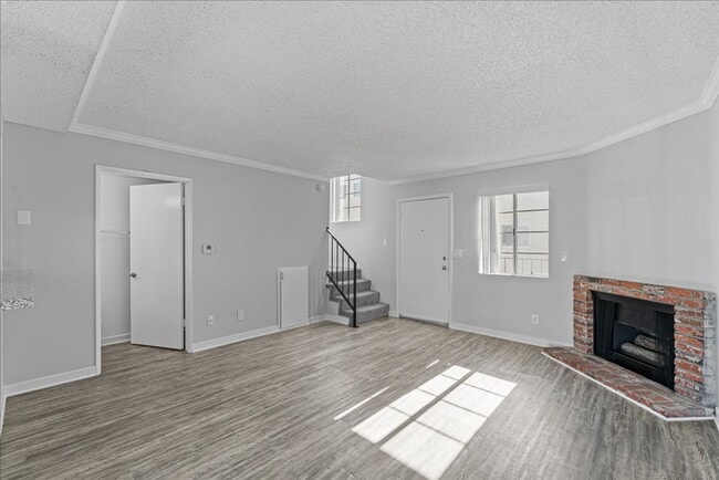 Photo - 18547 Saticoy St Unit 10