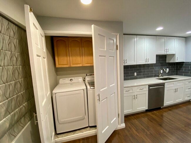 Laundry area - 7505 Hampton Ave Unit 1