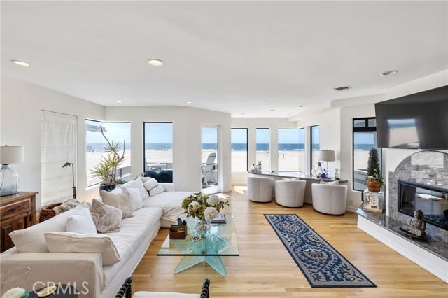 Photo - 536 The Strand