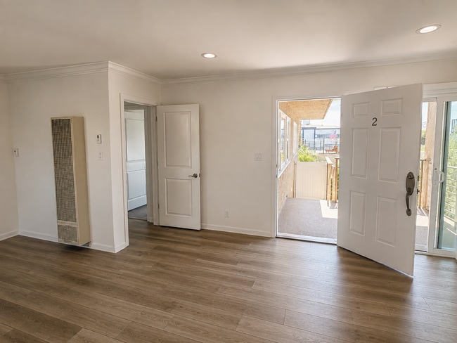 Photo - 313 Avenue H Unit B
