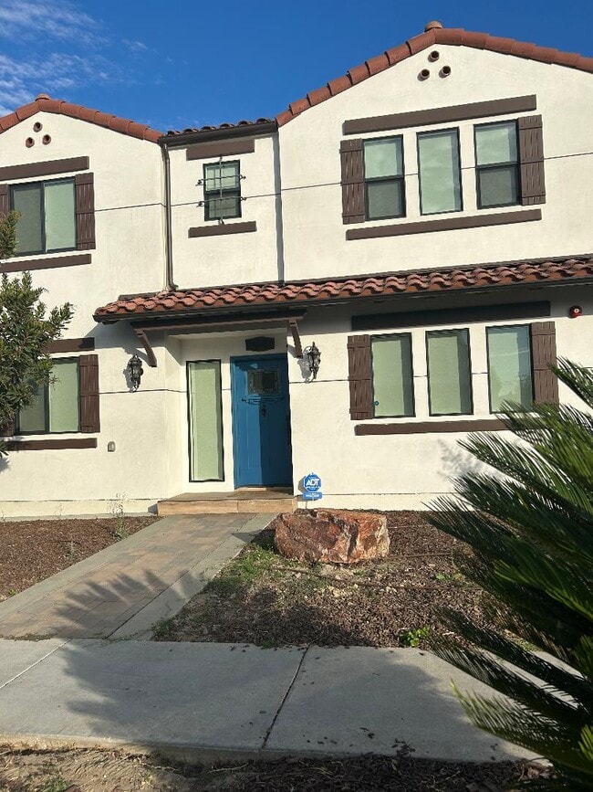 Building Photo - 10224 La Reina Ave