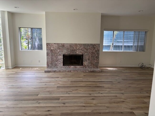 Building Photo - 223 Market St Unit 223A