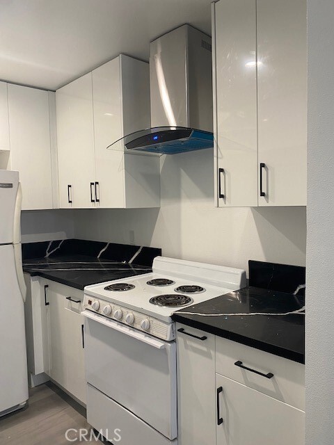 Photo - 5460 White Oak Ave Condo Unit E123
