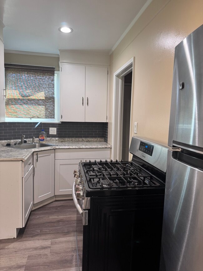 Photo - 725 N Mariposa St