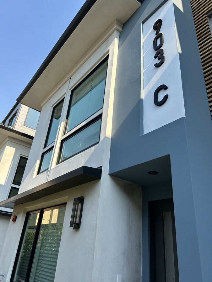 Photo - 903 W Duarte Rd