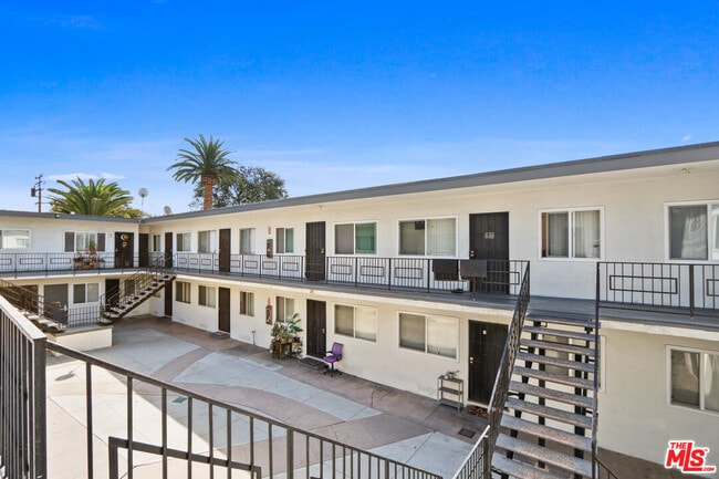 Photo - 115 N Oak St Unit 29