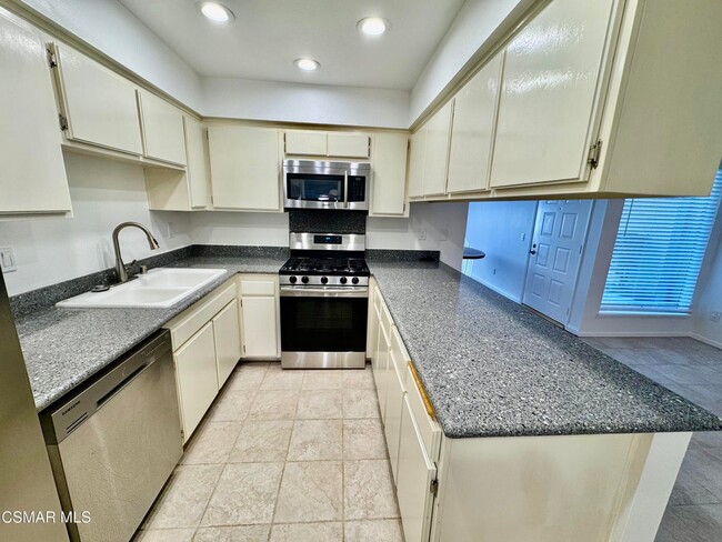 Photo - 15266 Campus Park Dr Unit Moorpark Condo