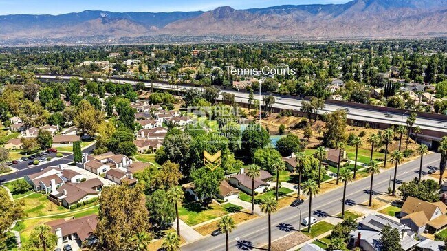 Photo - 1027 E Palm Ave