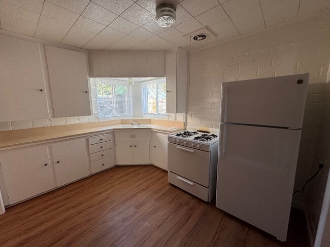 Photo - 2305 Lomita Blvd