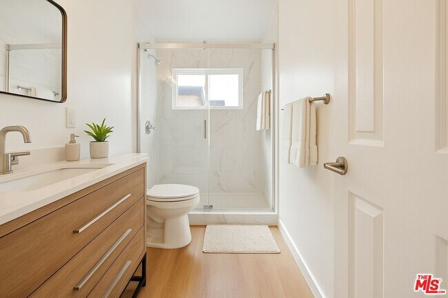 Photo - 8440 Willoughby Ave Unit 3