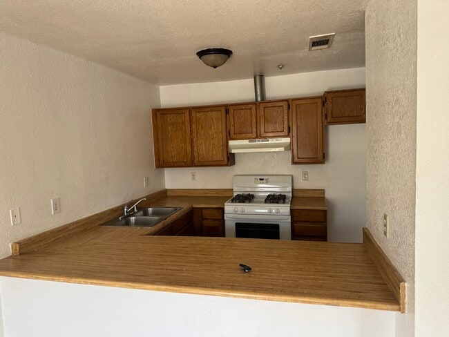 Photo - 13901 Caliente Dr Unit A