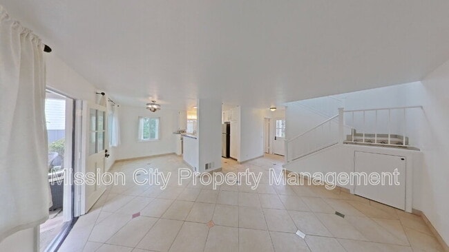 Building Photo - 432 Via Rosa Unit A