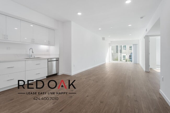 1011-1013 Everett St - 1011-1013 Everett St Condo Unit B-115