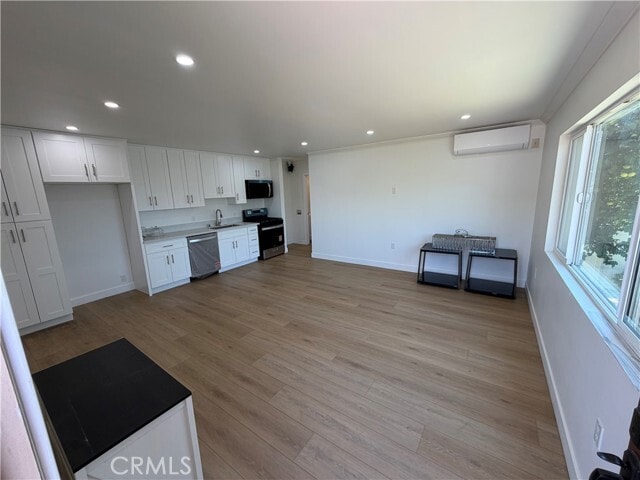 Photo - 10621 McClemont Ave