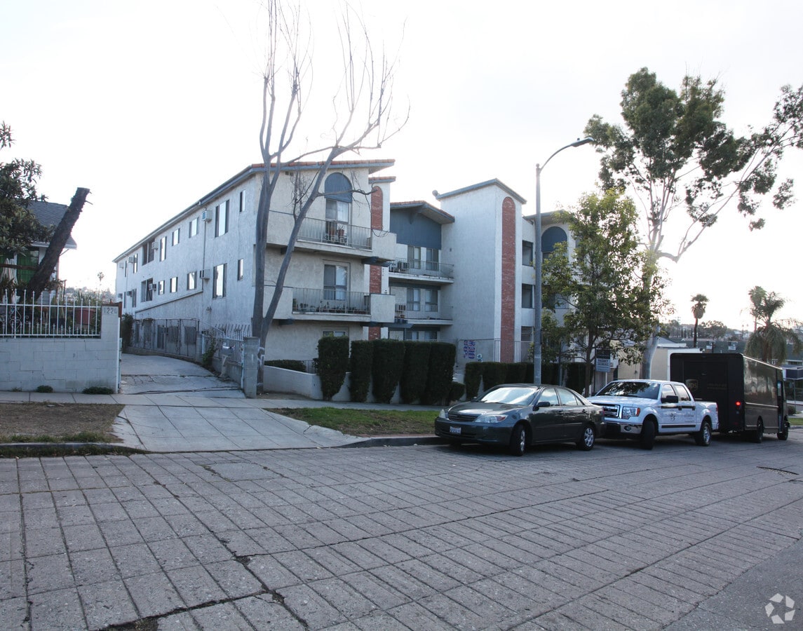 Primary Photo - 1212 N Westmoreland Ave